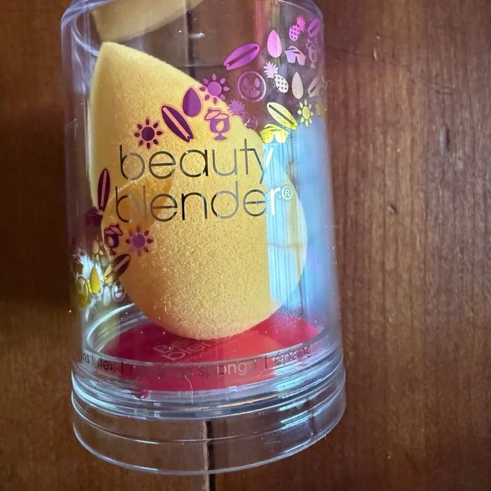 ❤️ 3/$25 BEAUTYBLENDER SUNSHADE Beautyblender Makeup Sponge